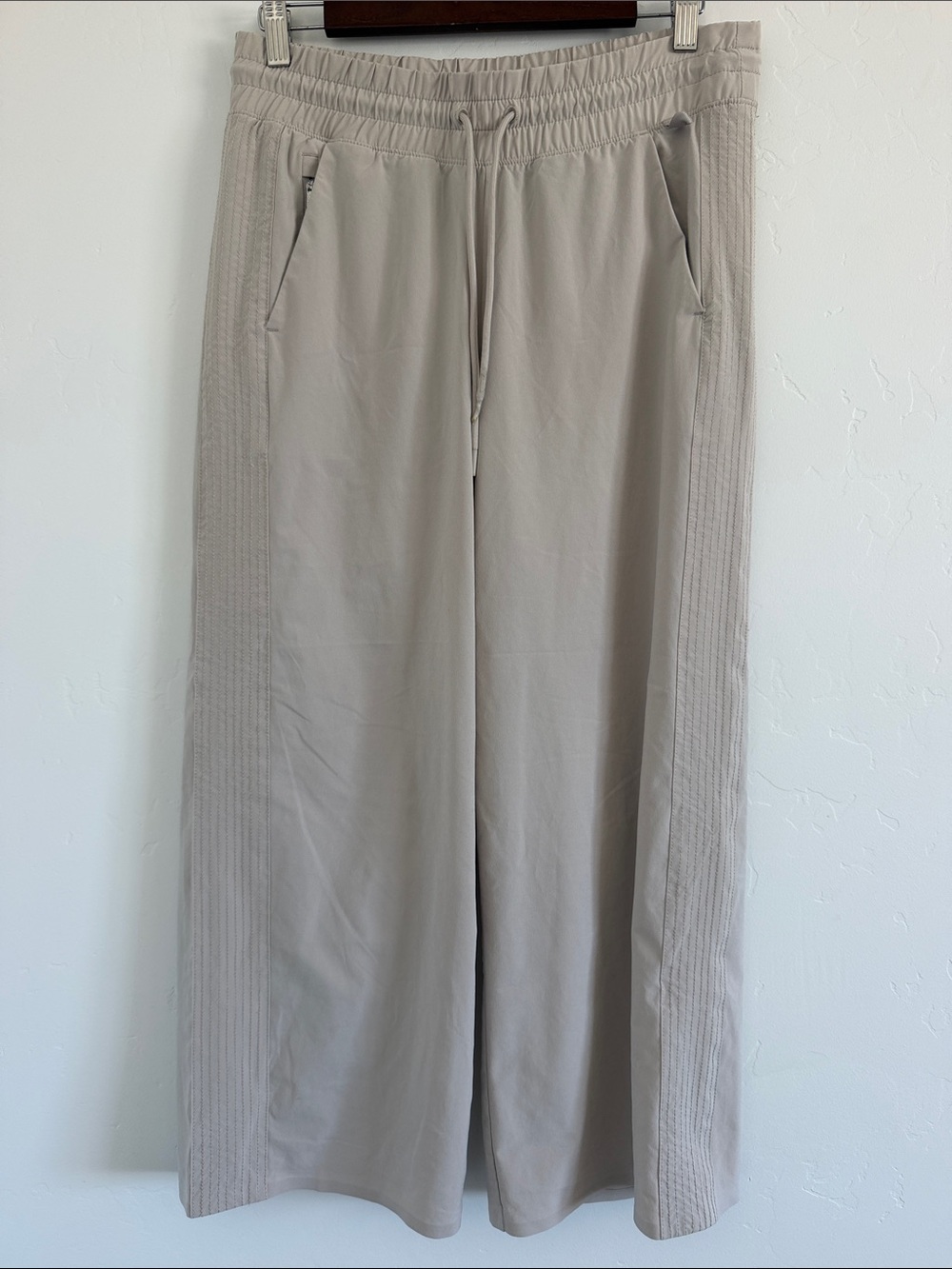 Athleta Avenue Wide Leg Crop Pants Women’s 6 Beige Stretch Travel 657598